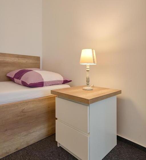 חדר משפחתי חדר אמבטיה משותף, Stodolní Apartment