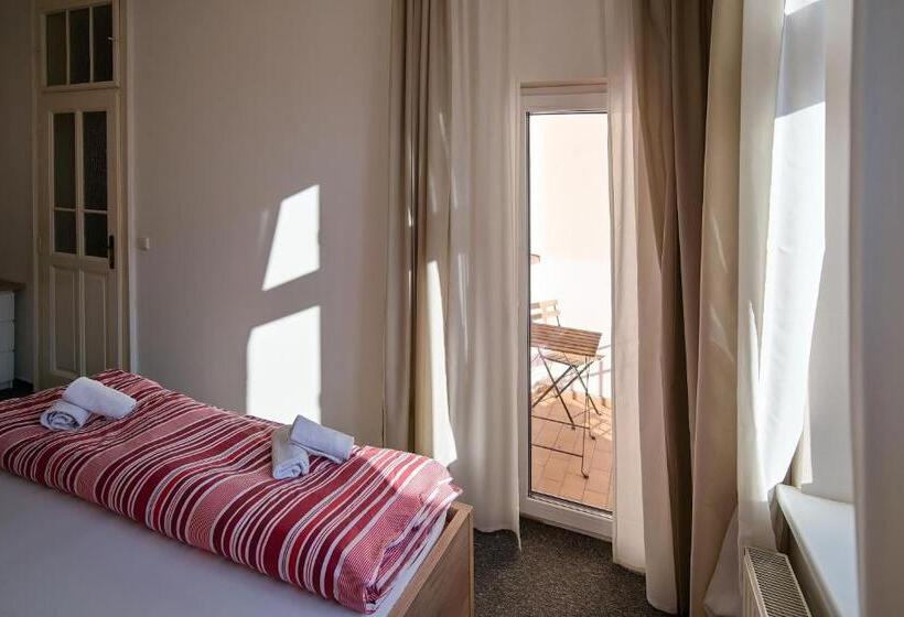 חדר סטנדרט חדר אמבטיה משותף, Stodolní Apartment