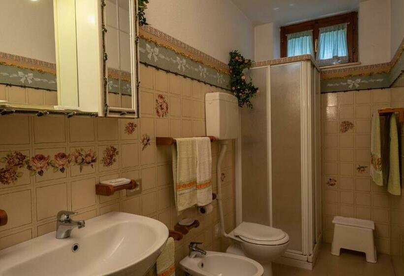 Номер Стандарт, Ai Due Pini B&b