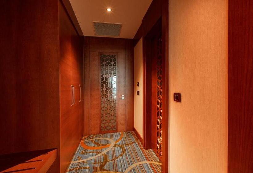 3 Bedroom Suite, Movenpick Winter Park Baku