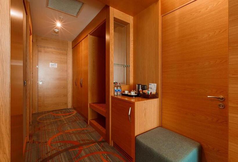اتاق لوکس خانوادگی, Movenpick Winter Park Baku