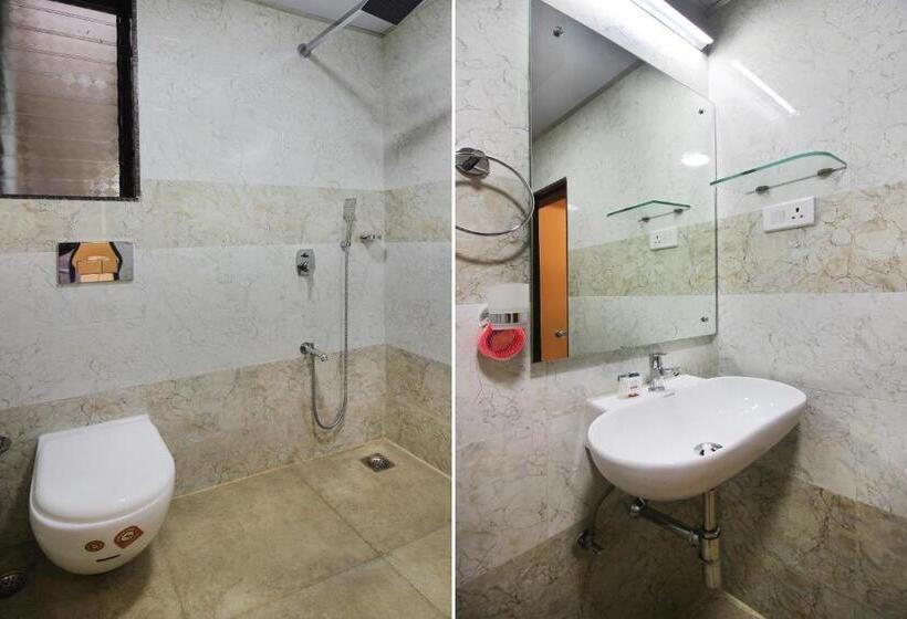 Трехместный Номер Классика, Collection O Hotel Silver Inn