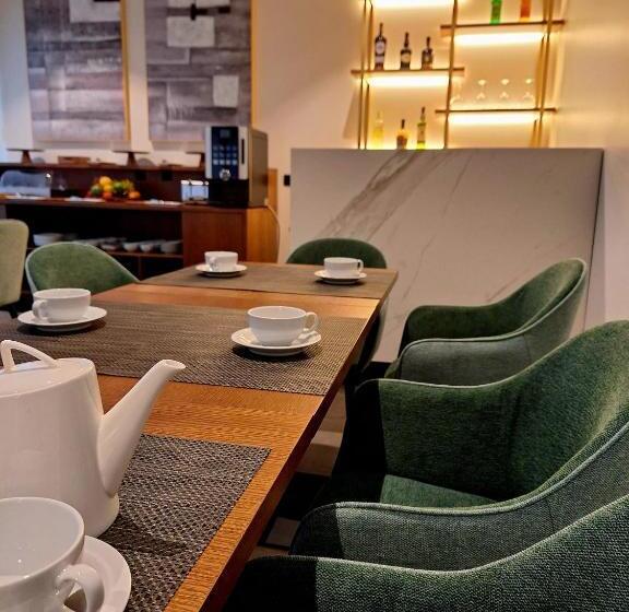 Трехместный Номер Базовый, 3m Hostel & Suites
