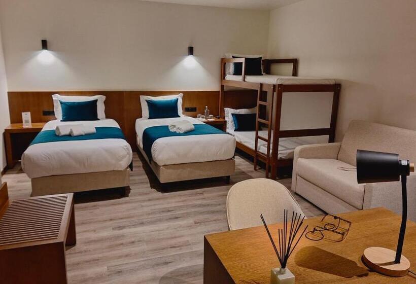 Четырехместный Номер Стандарт, 3m Hostel & Suites