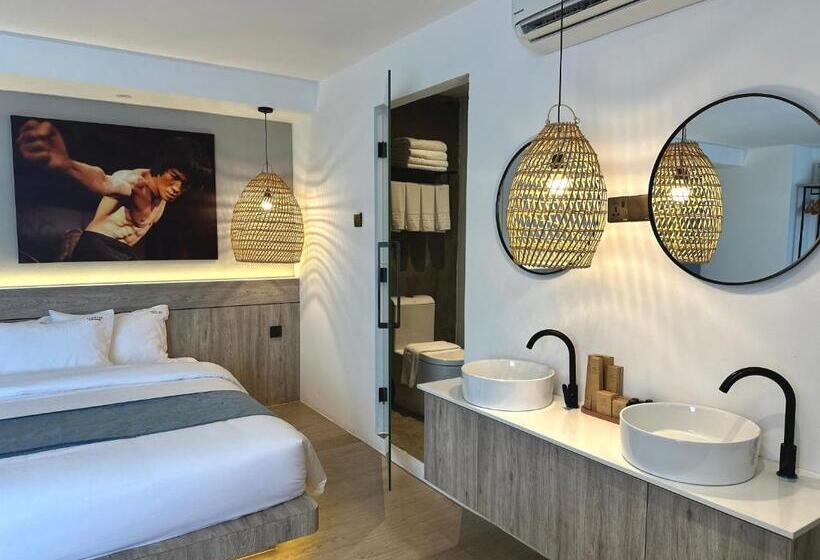 Family Suite, Theatre