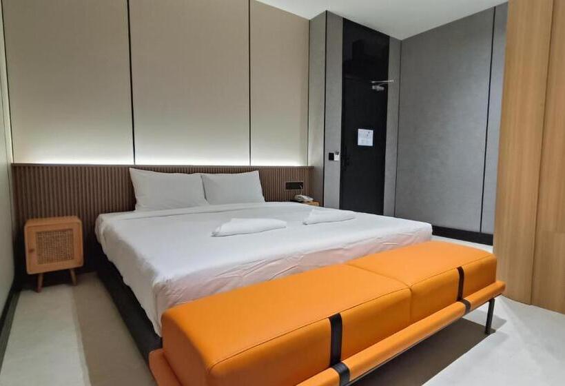デラックススイート, Urban Inn, Serai Wangi