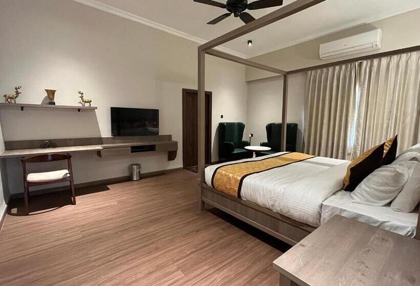 豪华房间, Narwar Lakefront Resort