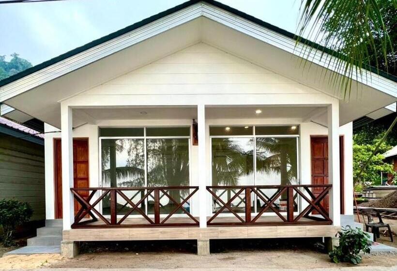 اتاق لوکس با چشم‌انداز دریا, Dumba Bay Tioman