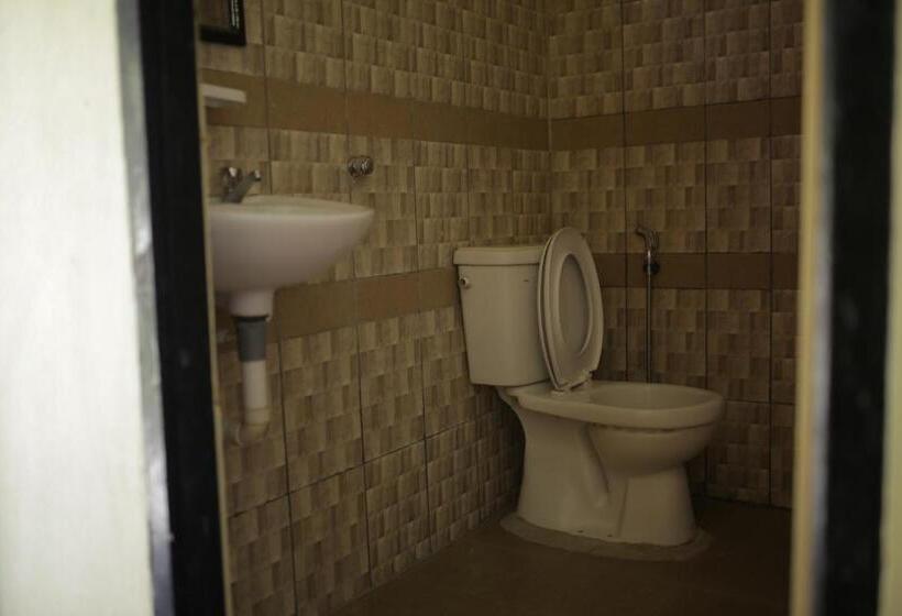 اتاق استاندارد با سرویس بهداشتی مشترک, D Rock Garden Resort
