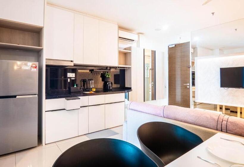 Студия Deluxe, H20 Residence Ara Damansara By Airhost
