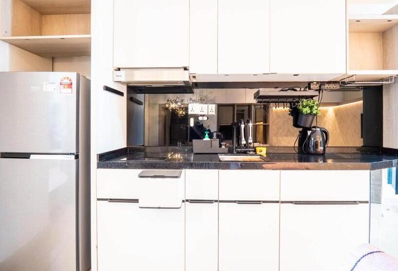 Студия Deluxe, H20 Residence Ara Damansara By Airhost