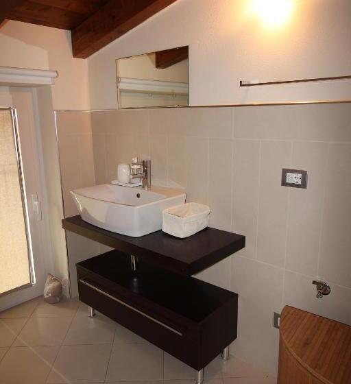 1 Bedroom Apartment Lake View, Villa Paola