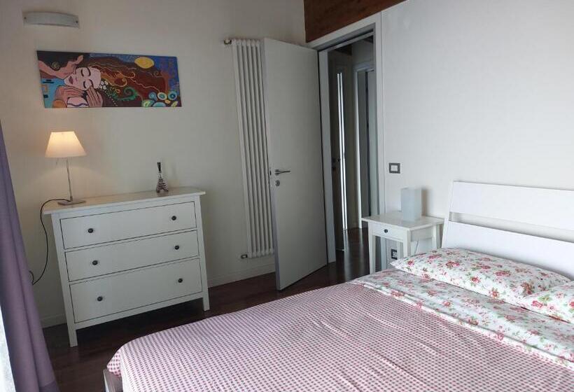 1 Bedroom Apartment Lake View, Villa Paola