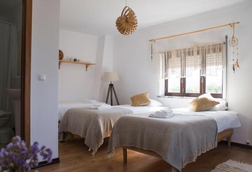 Triple Room Sea View, Ondina Guesthouse