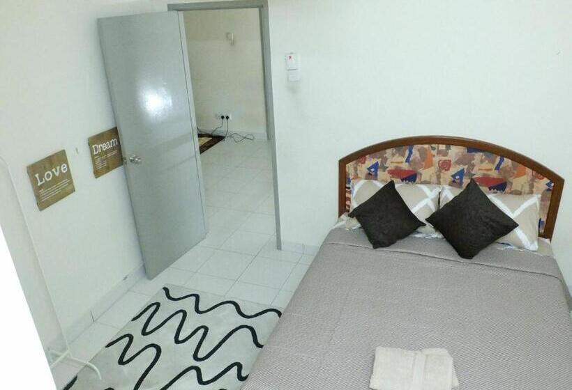 Дом 3 Спальни, Dillenia Nilai Homestay
