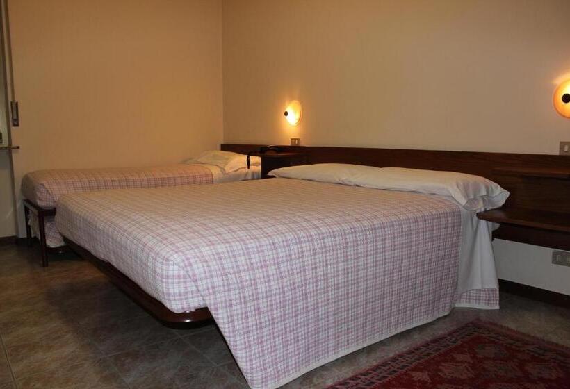 Номер Стандарт, Albergo Napoleone