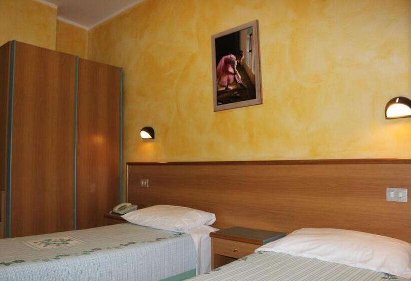 Номер Стандарт Индивидуальный, Albergo Napoleone