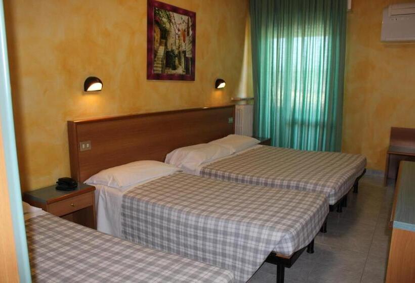 Четырехместный Номер Стандарт, Albergo Napoleone
