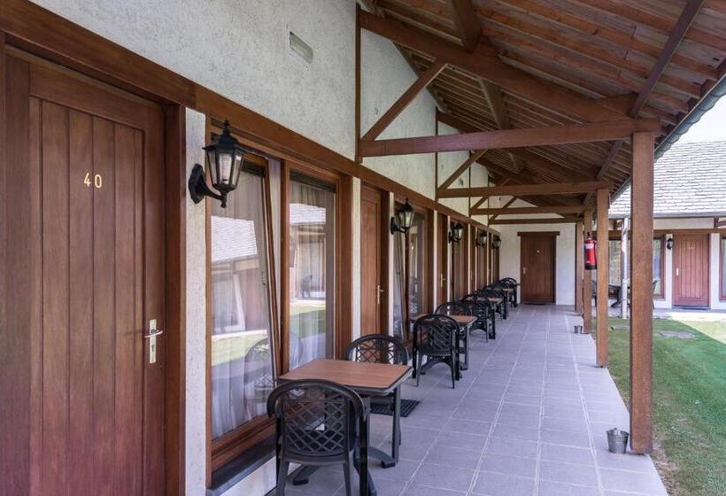 디럭스 룸 킹사이즈 침대, Hostellerie D Inzepré