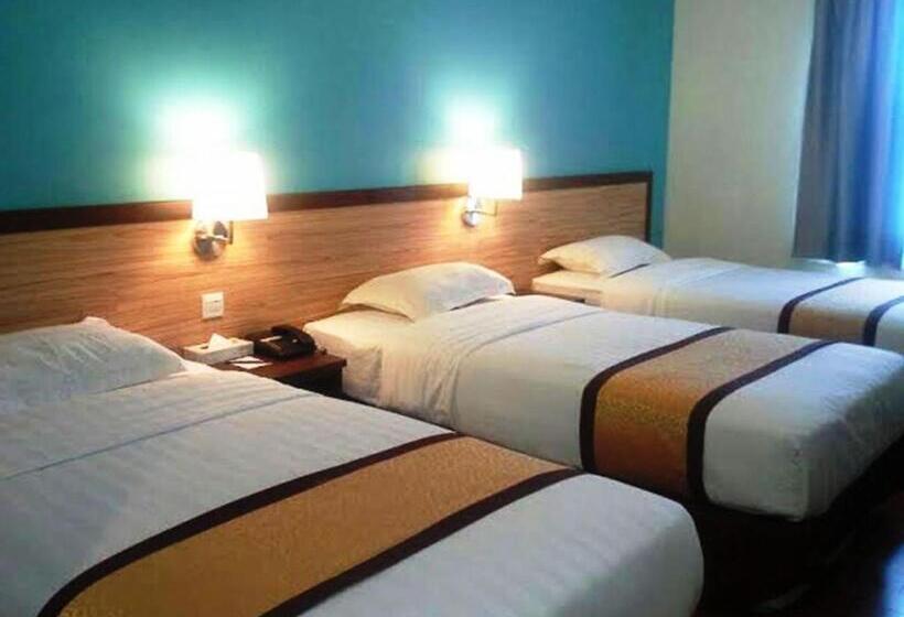 Quarto Triplo Deluxe, Td Lodge Kota Belud
