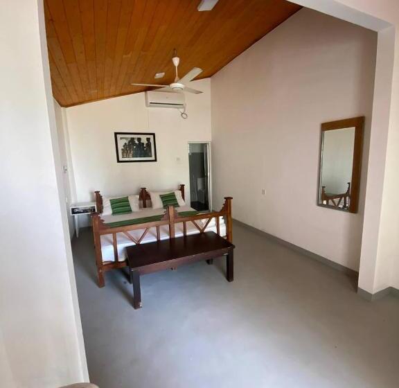 اتاق استاندارد با چشم‌انداز باغ, Canberra Holidays   Mirissa