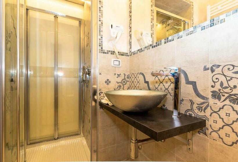 חדר דחוקס עם מיטת קינג, Roma Charming Rooms