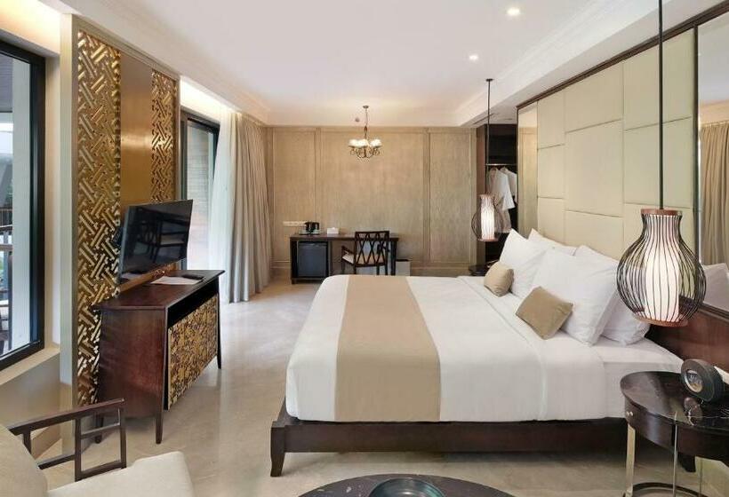 Номер Premium Вид на Бассейн, Jambuluwuk Oceano Seminyak