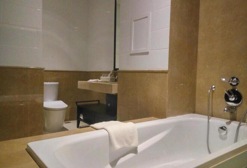 Номер Deluxe с Балконом, Jambuluwuk Oceano Seminyak