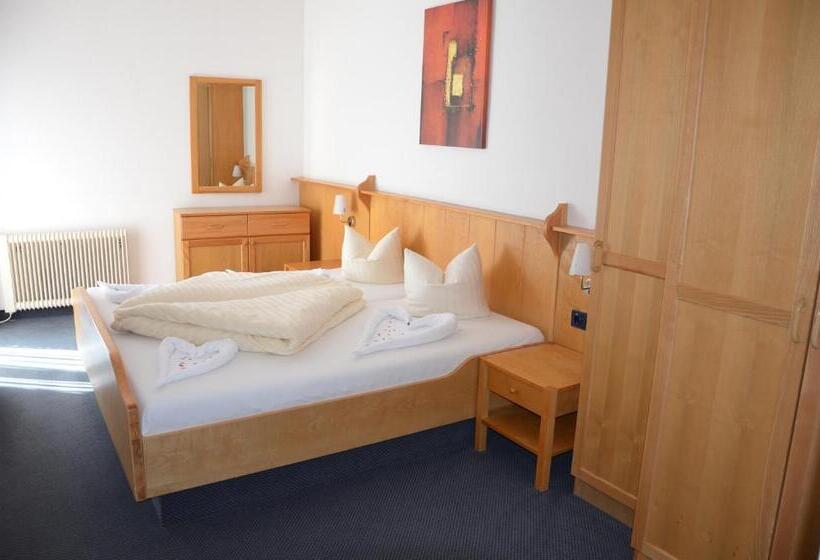 Полулюкс, Almhotel Kärnten