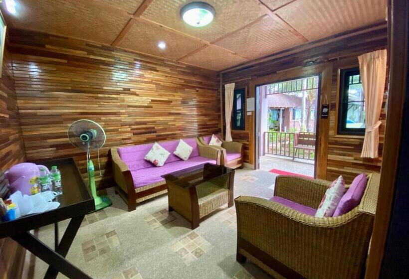 Семейный Номер, Baan Soontree Resort