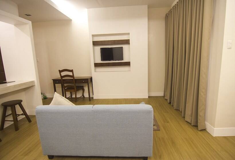 Family Suite, The Reef Hotel And Residences