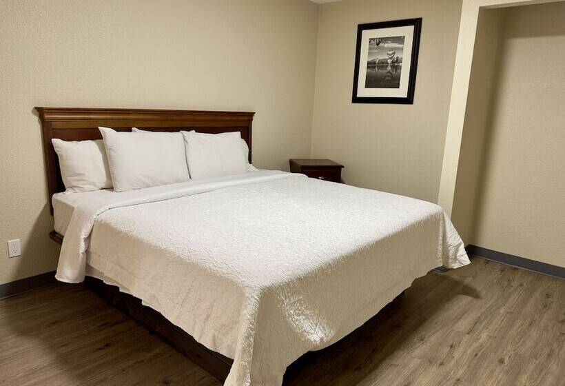 شقة غرفة واحدة, Wapiti Self Service Lodge