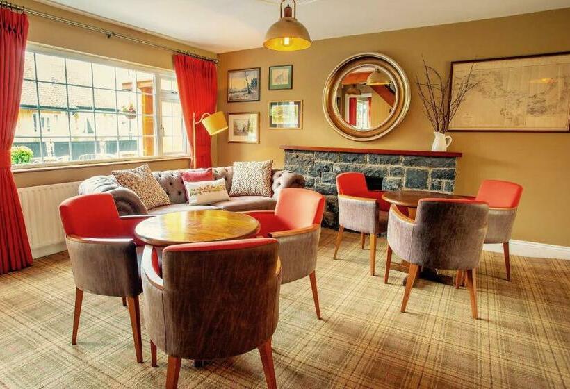 Quarto Triplo Estandar, Lydons Lodge