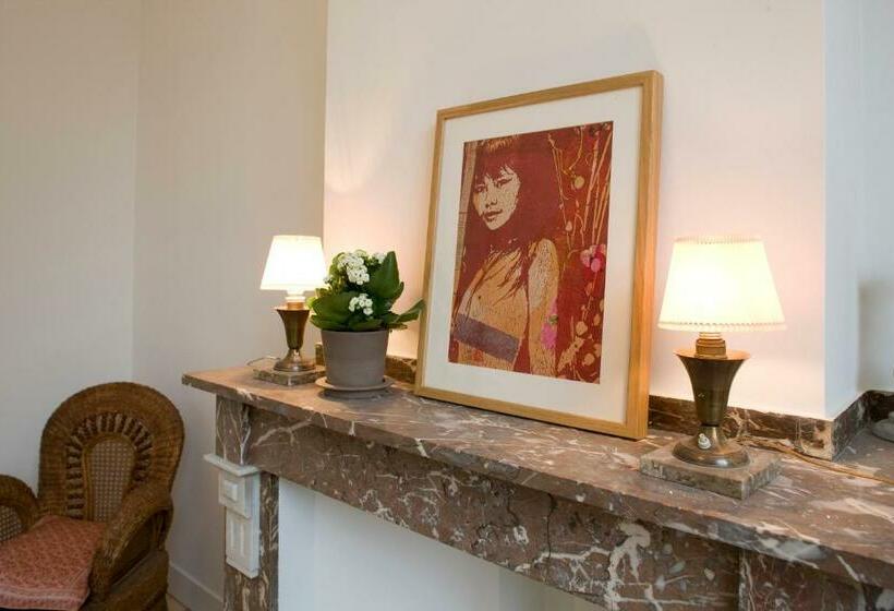 اتاق خانوادگی, Antwerp B&b