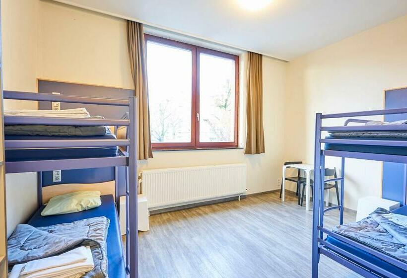 اتاق استاندارد چهار تخته, Generation Europe Youth Hostel