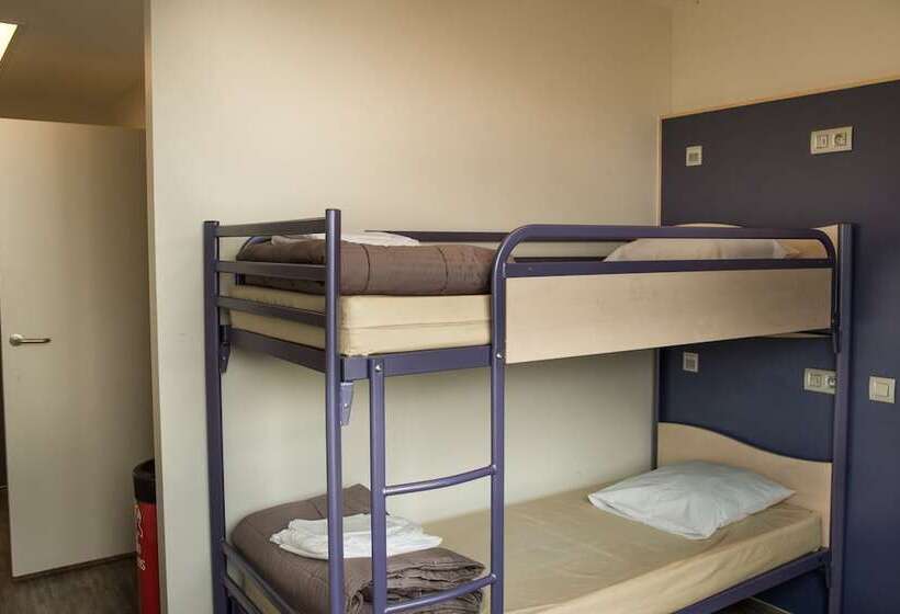 اتاق استاندارد چهار تخته, Generation Europe Youth Hostel