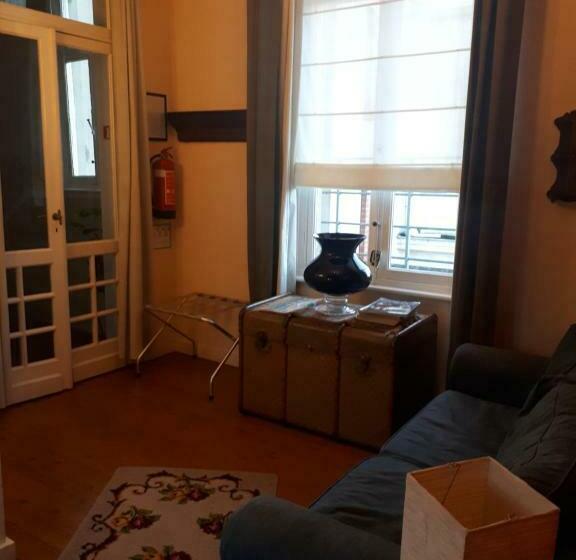 Полулюкс, B&b Villa D'hondt