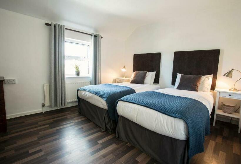 اتاق استاندارد, Maddens Bridge Bar & Guesthouse