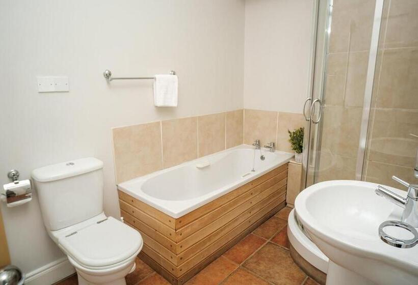 Семейный Номер, The Lodge Doolin