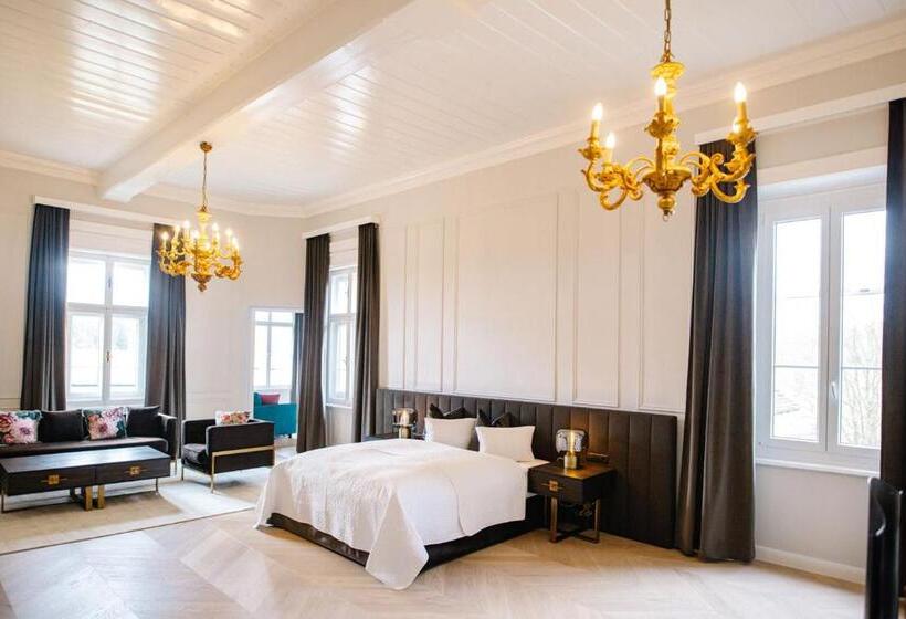 סוויטה, Georgi Schloss   Boutique