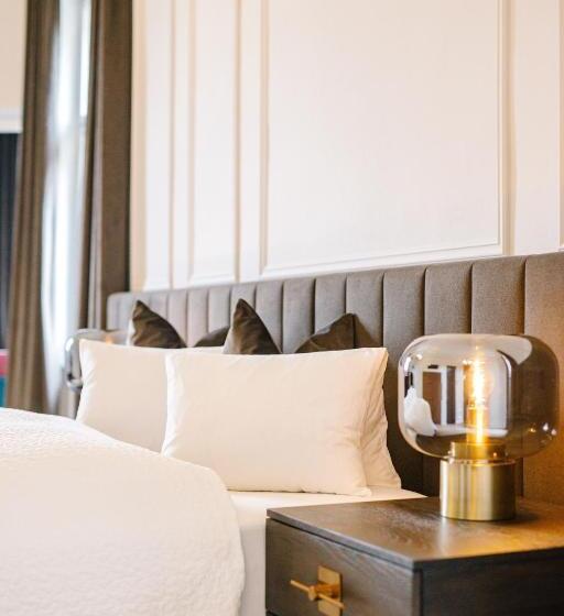 סוויטה, Georgi Schloss   Boutique