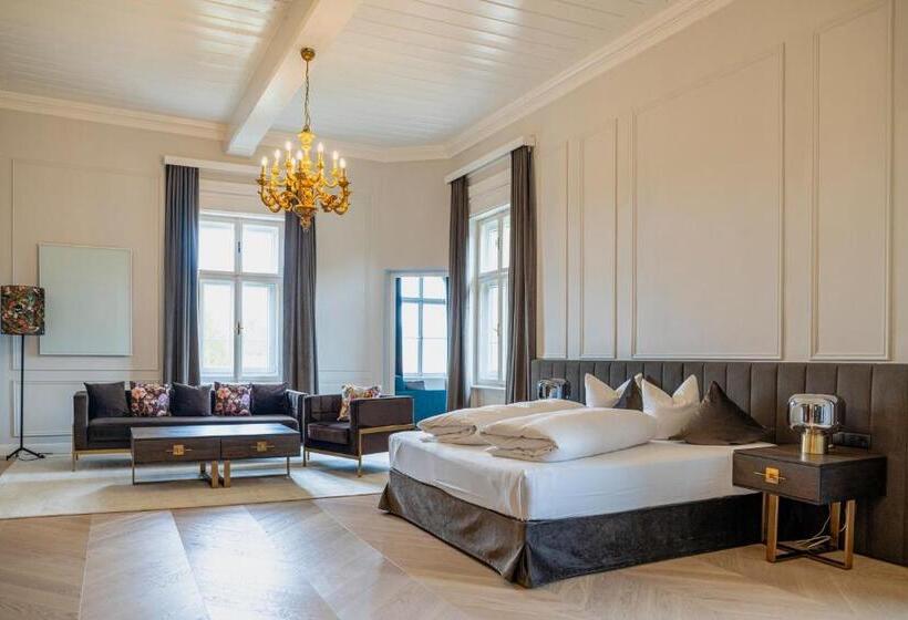 Люкс, Georgi Schloss   Boutique