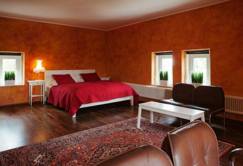 Люкс, Georgi Schloss   Boutique