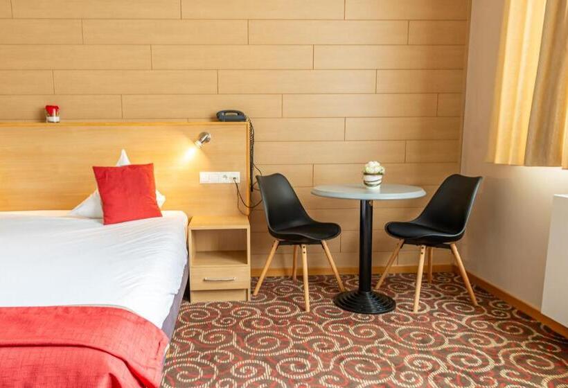 Трехместный Номер Комфорт, Brasserie Ingredi
