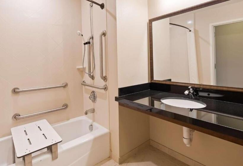 장애인을 위한 스위트, Best Western Plus Hudson Hotel & Suites