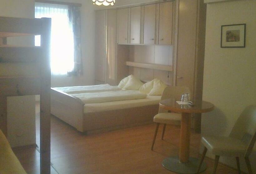 정원 전망 4인용 스탠다드 룸, Strandhotel Pichler