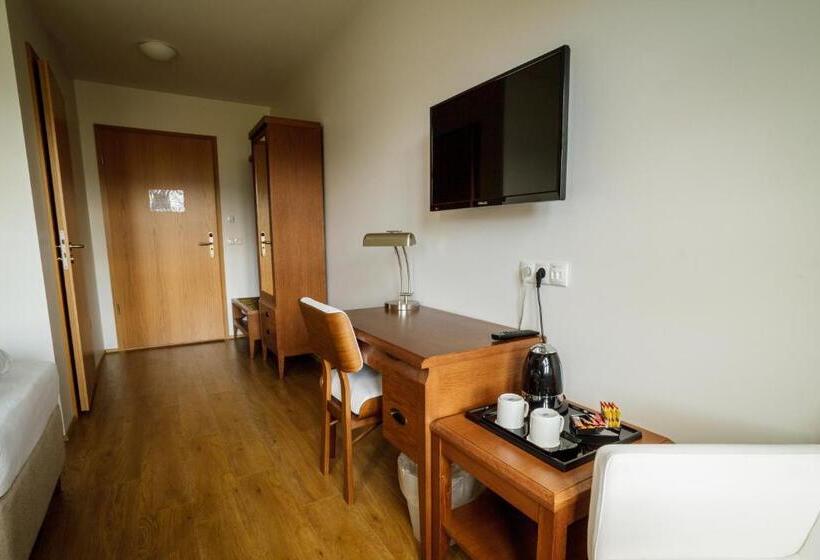 Superior room with lake view, Gistihúsið   Lake Hotel Egilsstadir