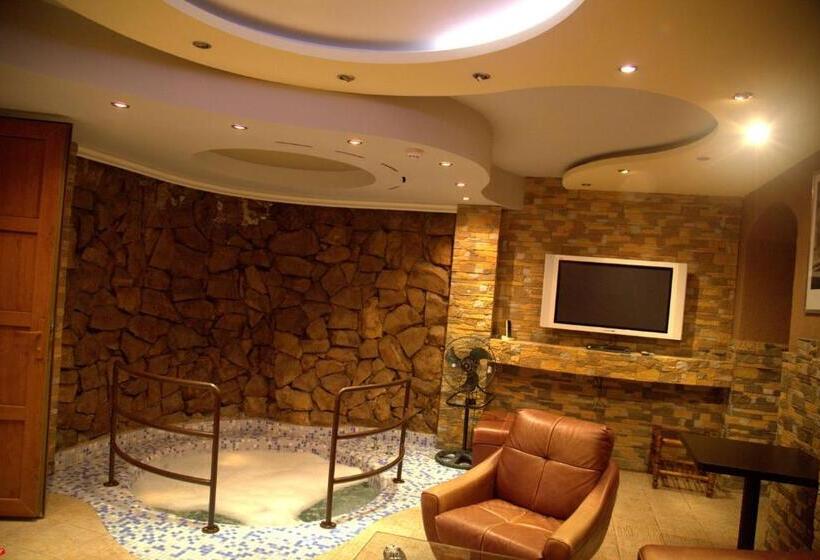 자쿠지 스위트, Palma Palace