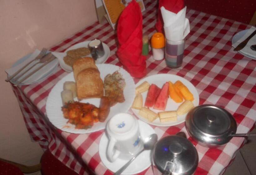اتاق استاندارد سه نفره, Riversand Hotel With Lake Views,accra Street,kisumu,kenya