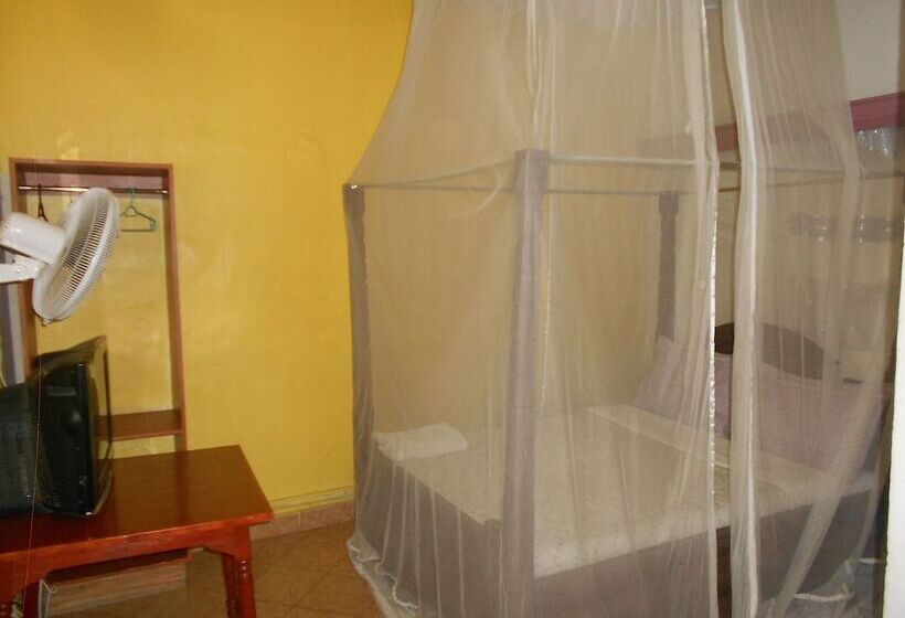 اتاق استاندارد سه نفره, Riversand Hotel With Lake Views,accra Street,kisumu,kenya